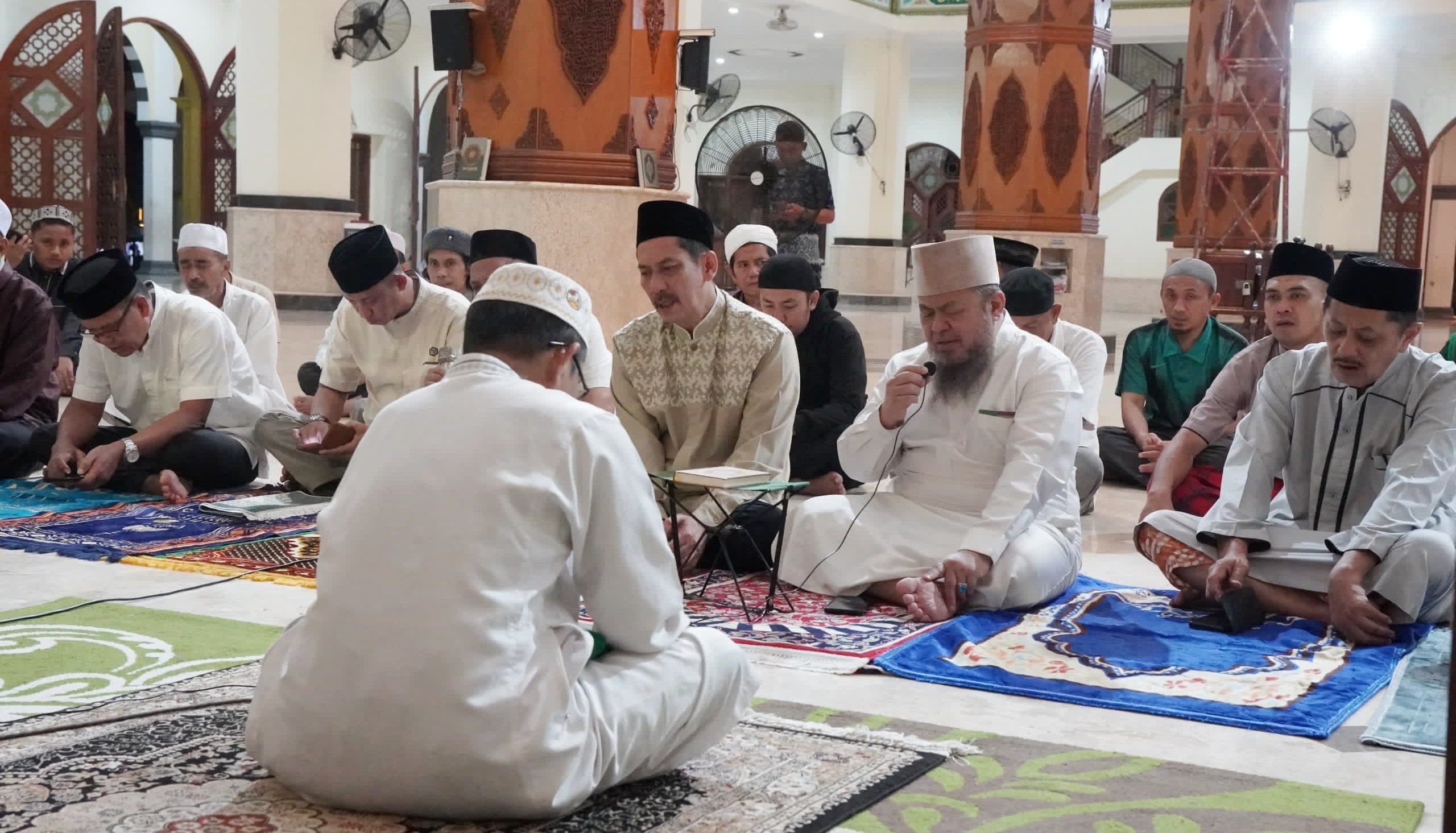 Ikuti Takbiran di Masjid Agung, Ini Pesan Pj. Wali Kota Palopo