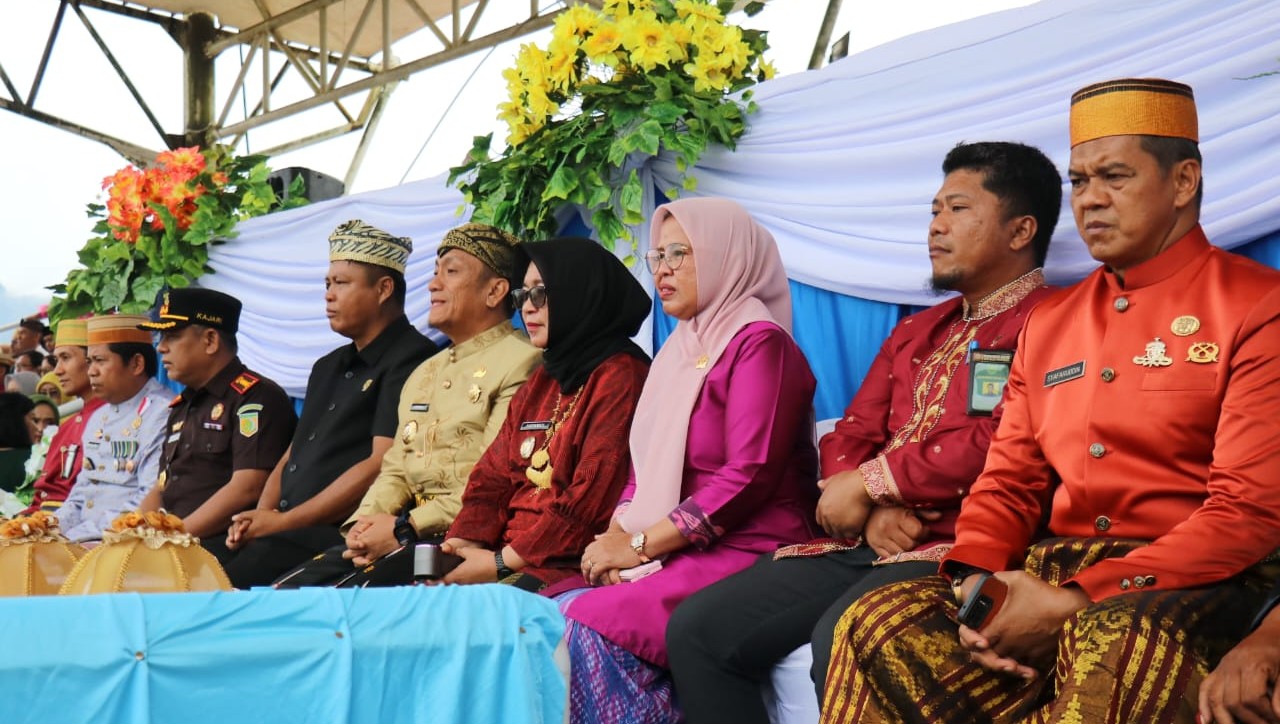 Peringati Hardiknas, Pemkab Lutim Komitmen Cerdaskan Kehidupan Bangsa