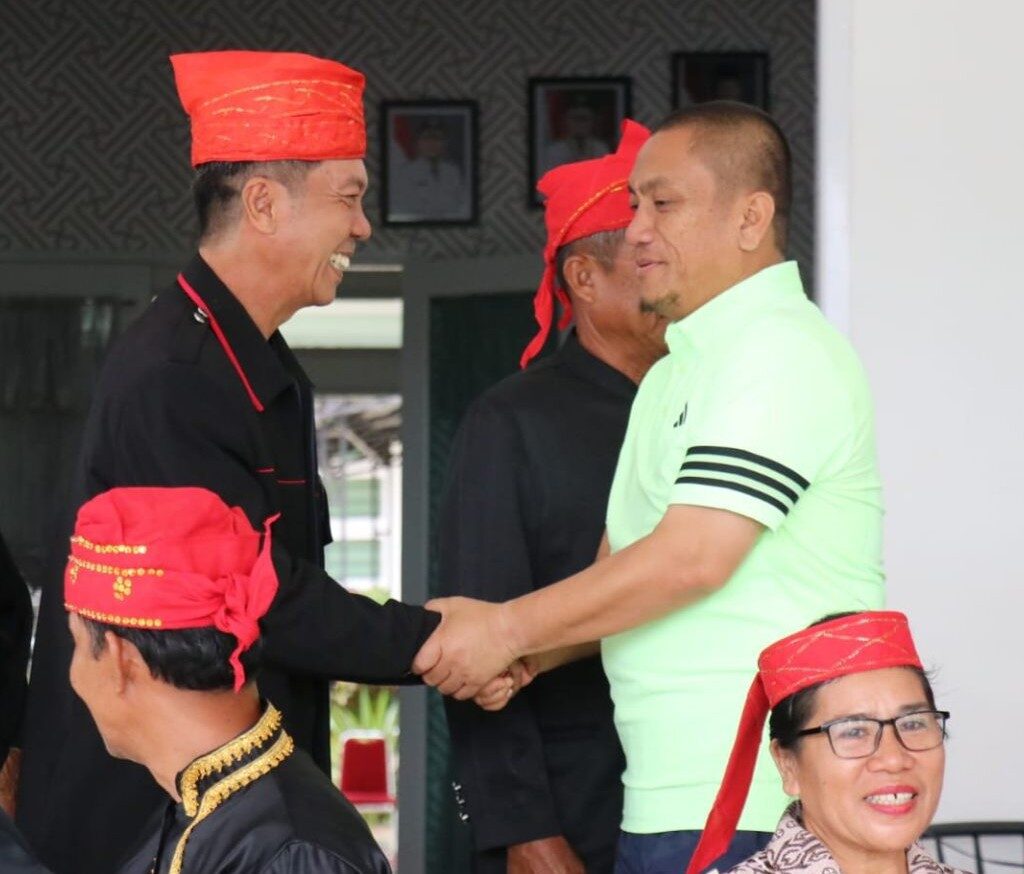 Silaturahmi dengan Keluarga Besar Suku Pamona, Ibas Ingatkan Pererat Persatuan