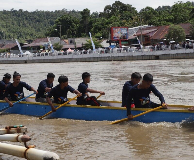 Wabup Lutim Buka Lomba Perahu Dayung di Malili