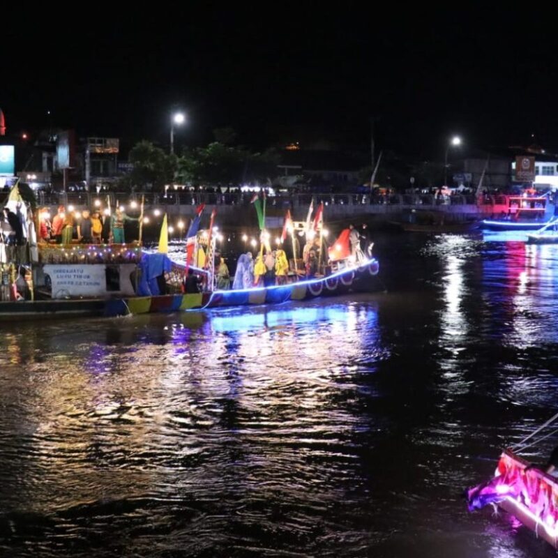 Lomba Perahu Hias Semarakkan HUT Lutim ke-22 Tahun