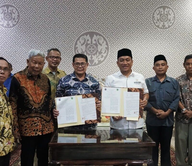 Pemkab Lutim dan Unismuh Palopo Tandatangani MoU Kerjasama