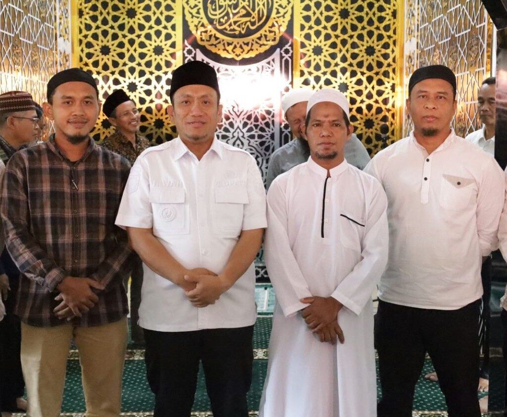 Istiqomah, Bupati Lutim Berangkatkan 4 Pegawai Umrah
