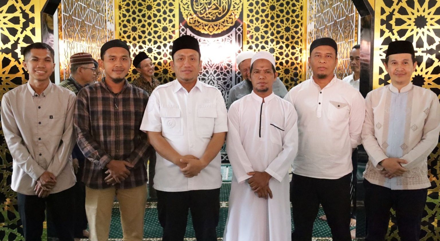 Istiqomah, Bupati Lutim Berangkatkan 4 Pegawai Umrah