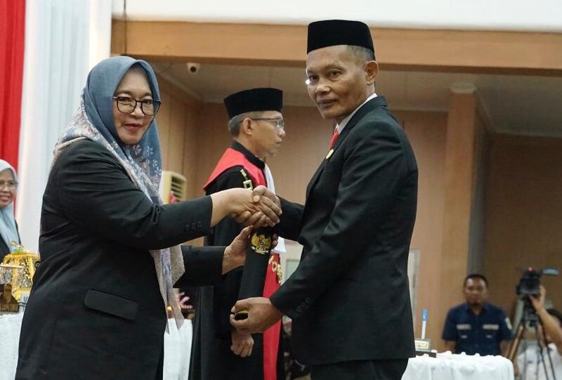 Jihadin Resmi Gantikan Siddiq, Ini Pesan Wabup Lutim