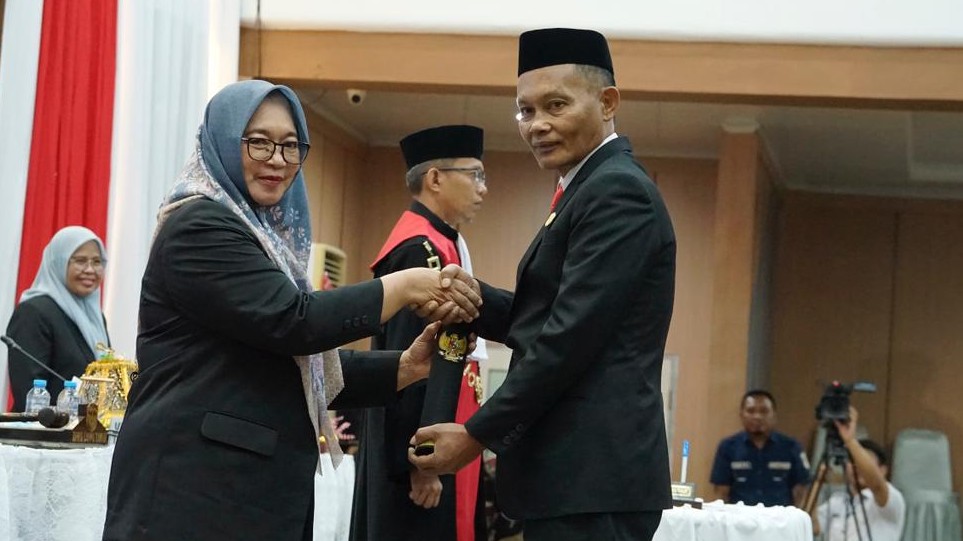 Jihadin Resmi Gantikan Siddiq, Ini Pesan Wabup Lutim