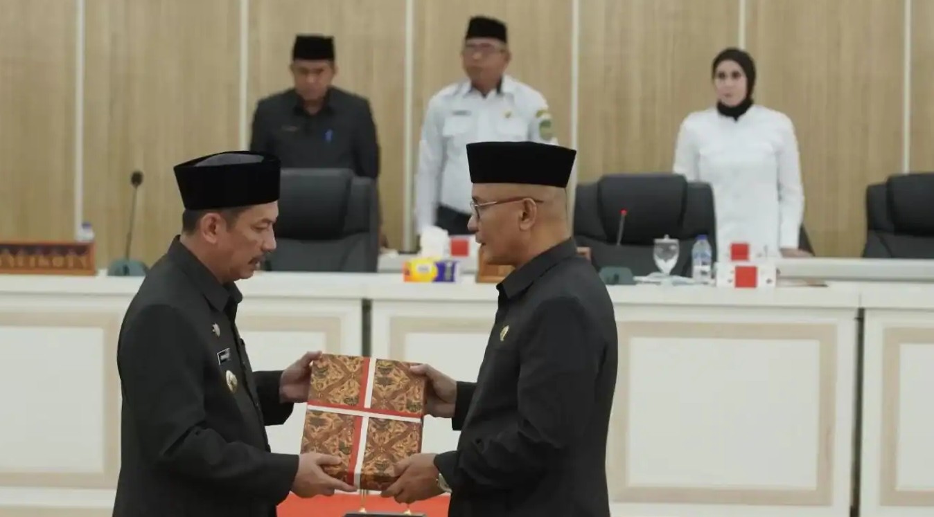 DPRD Palopo Gelar Tiga Paripurna Secara Maraton