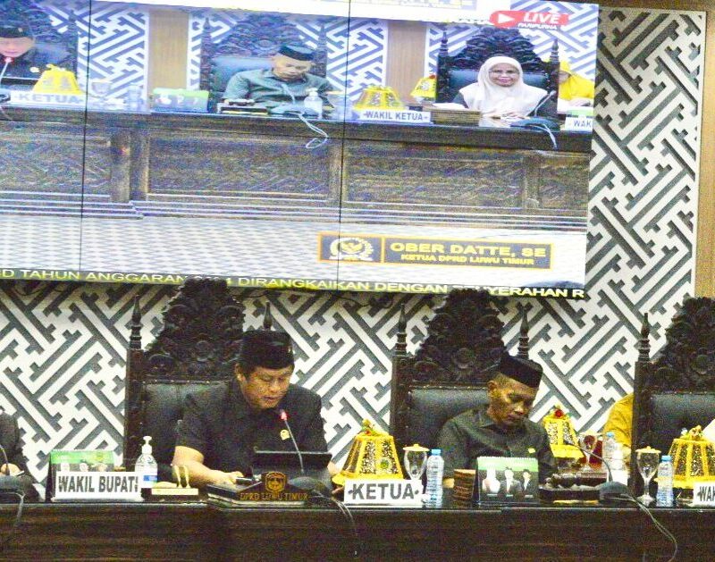 Pemkab Lutim Serahkan Ranperda Pertanggungjawaban APBD 2024