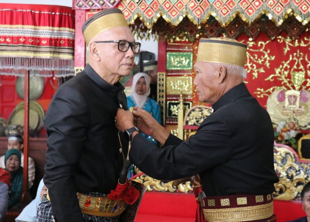 Datu Luwu Kukuhkan Andi Hatta Marakarma Jadi Mincara Malili