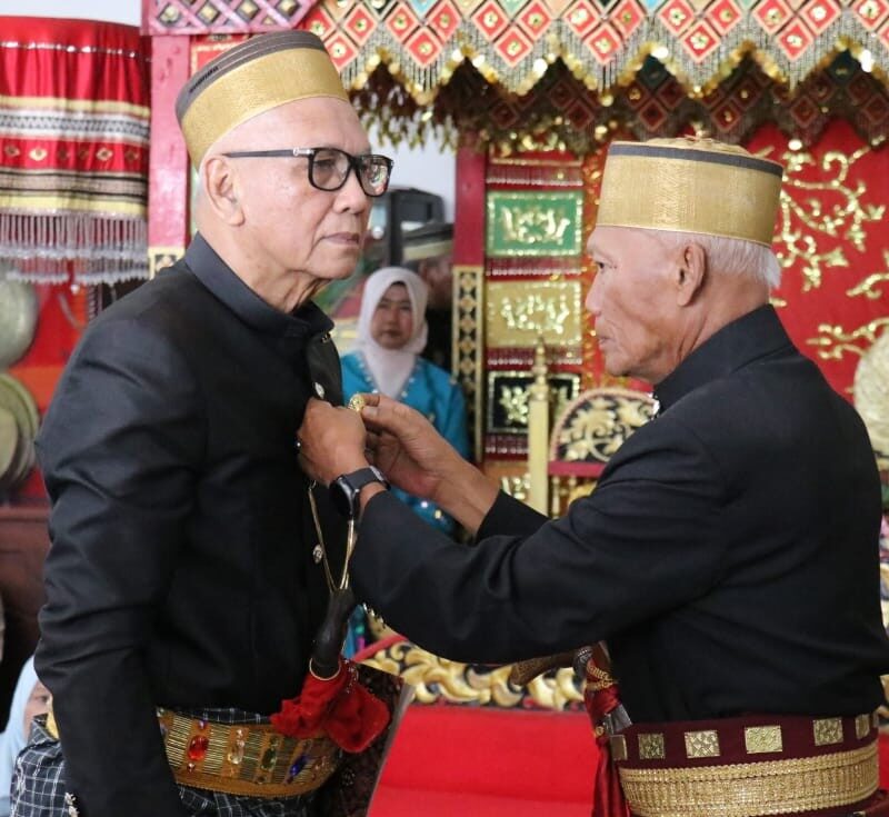 Datu Luwu Kukuhkan Andi Hatta Marakarma Jadi Mincara Malili