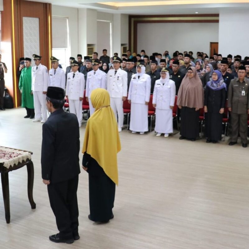 Bupati Lutim Lantik 76 Pejabat di Berbagai Tingkatan