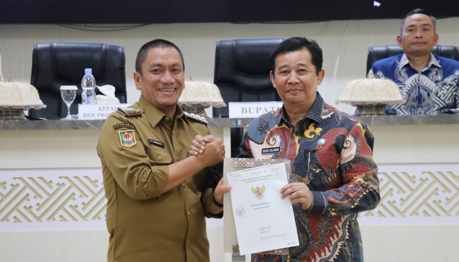 Pemkab Lutim Hibahkan Lokasi Kantor untuk BNN Kabupaten