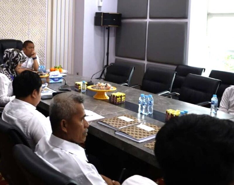 Bupati Lutim Minta Perumda Waemami Penuhi Akses Air Bersih Daerah Pesisir