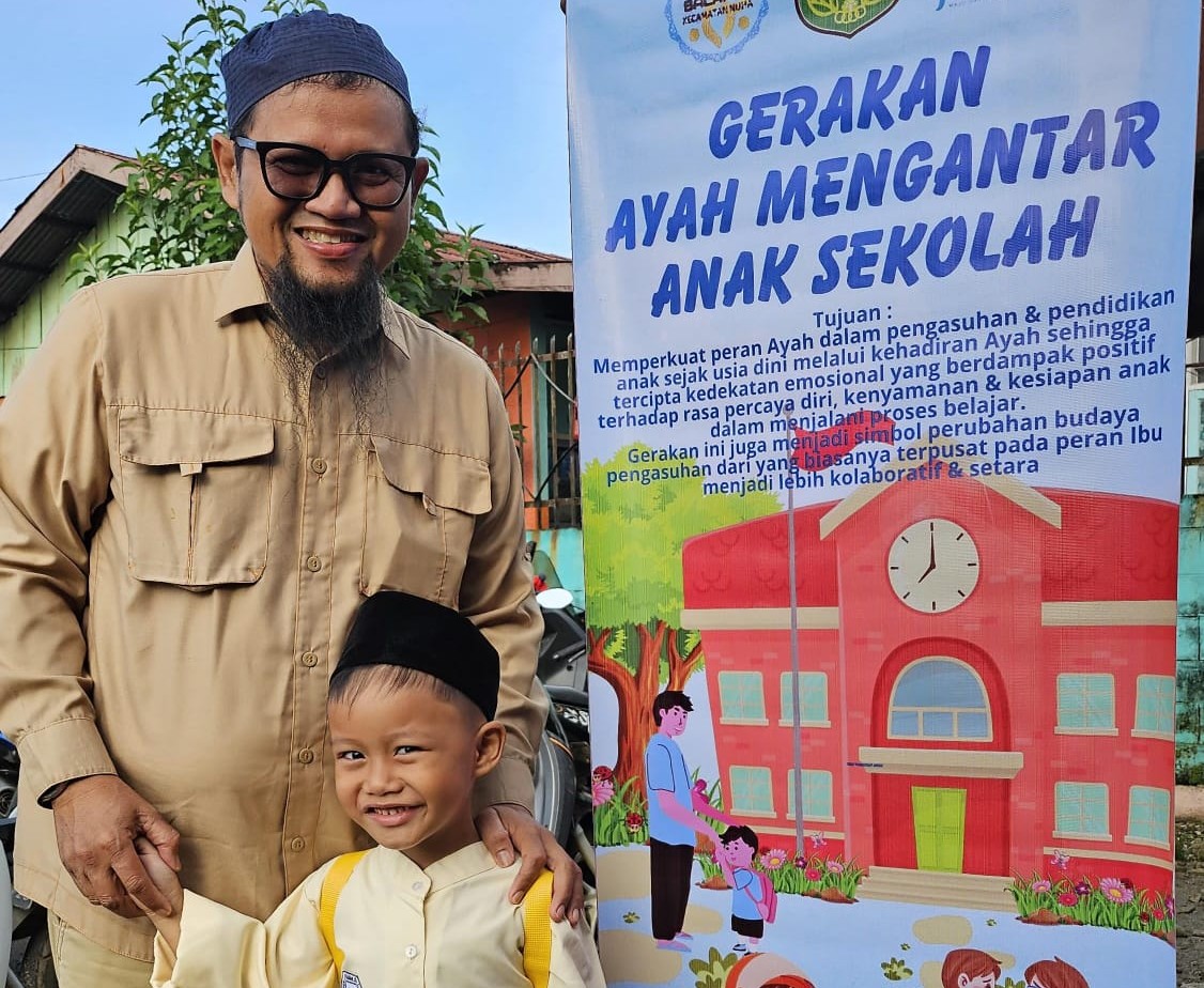 Lutim Gelar Gerakan Ayah Antar Anak ke Sekolah Secara Serentak