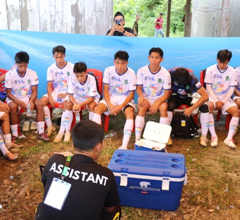 Bermain Dengan 10 Pemain, Kesebelasan Lutim Tahan Imbang Lutra