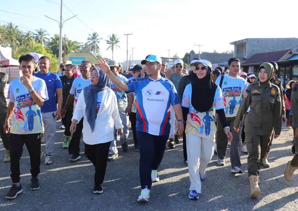 Bupati Lutim Lepas Jalan Sehat Juara Chapter 2