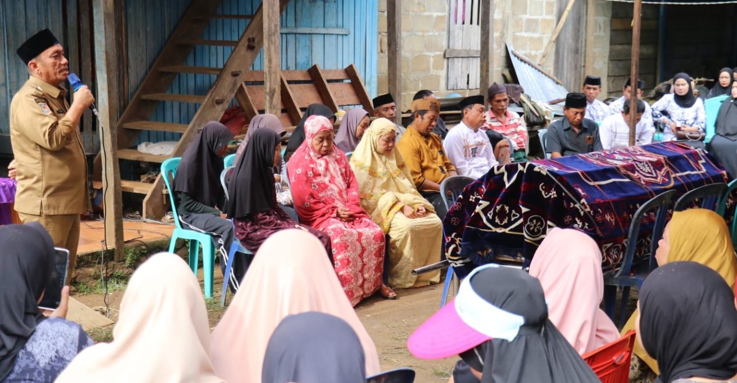 Bupati Lutim Lepas Jenazah Guru SMPN 2 Towuti