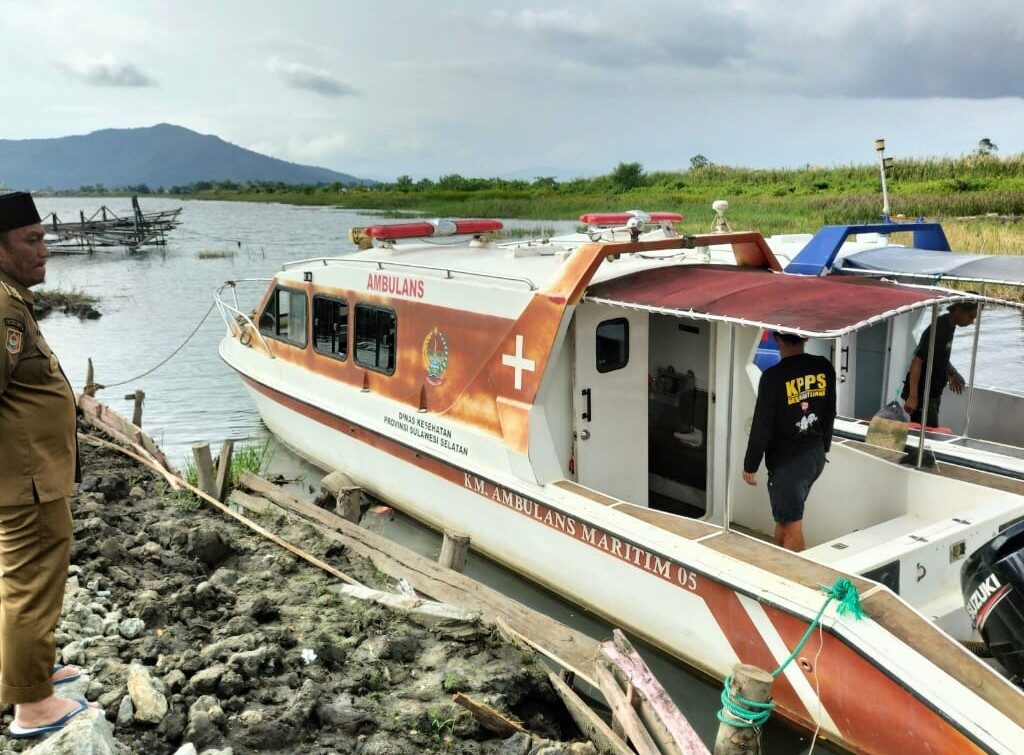 Bupati Lutim Tinjau Ambulans Danau di Bantilang