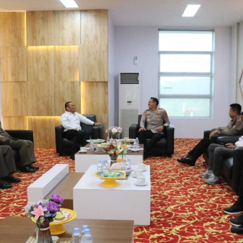 Temui Bupati, Kapolres Lutim Siap Dukung Program Pemerintah