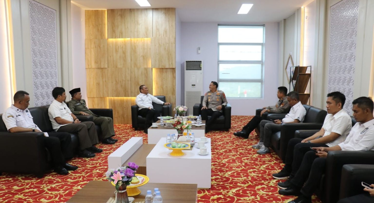 Temui Bupati, Kapolres Lutim Siap Dukung Program Pemerintah