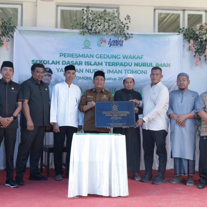 Bupati Lutim Resmikan Gedung SDIT Nurul Iman Tomoni