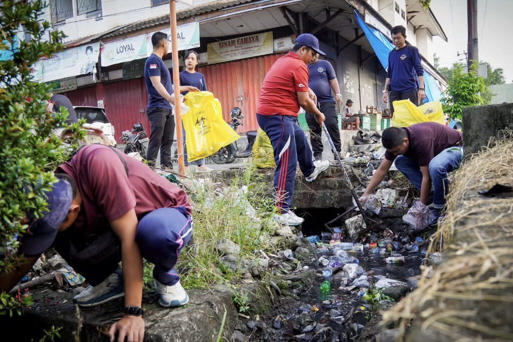 PJ. Wali Kota Pimpin Senam Sehat dan Kerja Bakti di Terminal Palopo