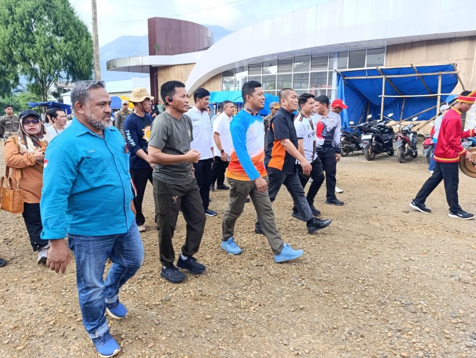 Peringati HUT RI di Wasuponda, Pemmkab Hidupkan Semangat Gotong Royong