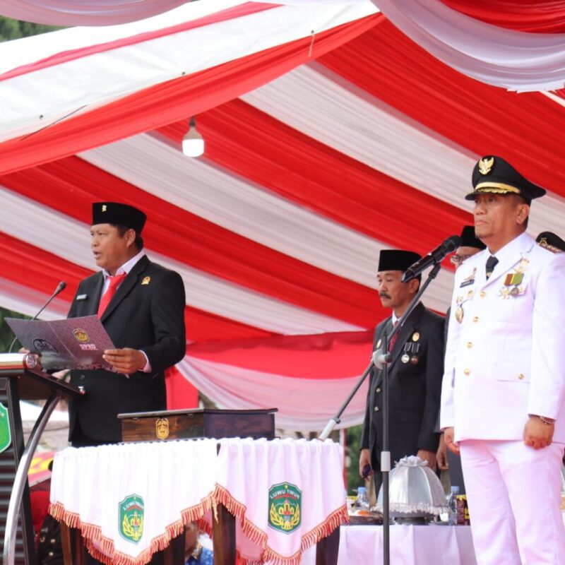 Upacara HUT RI ke-80, Ketua DPRD Lutim Bacakan Teks Proklamasi