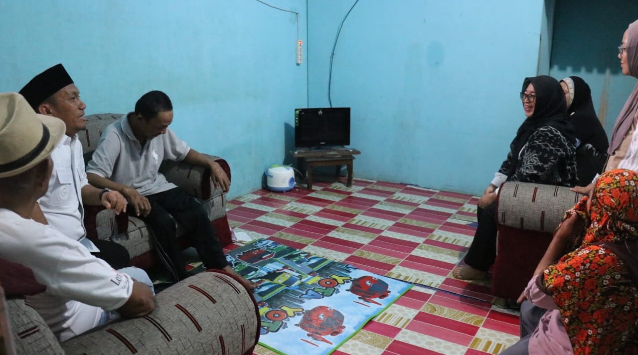 Tunjukkan Kepedulian, Ibas Jenguk Teman Masa Kecilnya