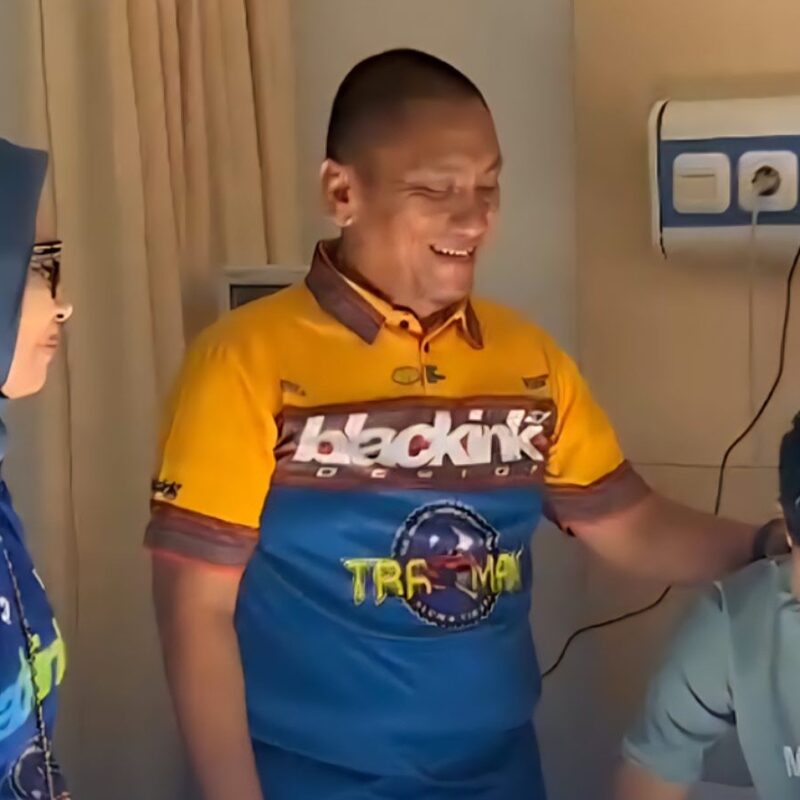 Crash Saat Kualifikasi, Bupati Lutim Jenguk Pembalap Lutim di RSUD NTB