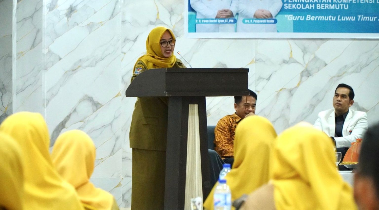Wabup Lutim Buka Bimtek Peningkatan Kompetensi para Kepala Sekolah
