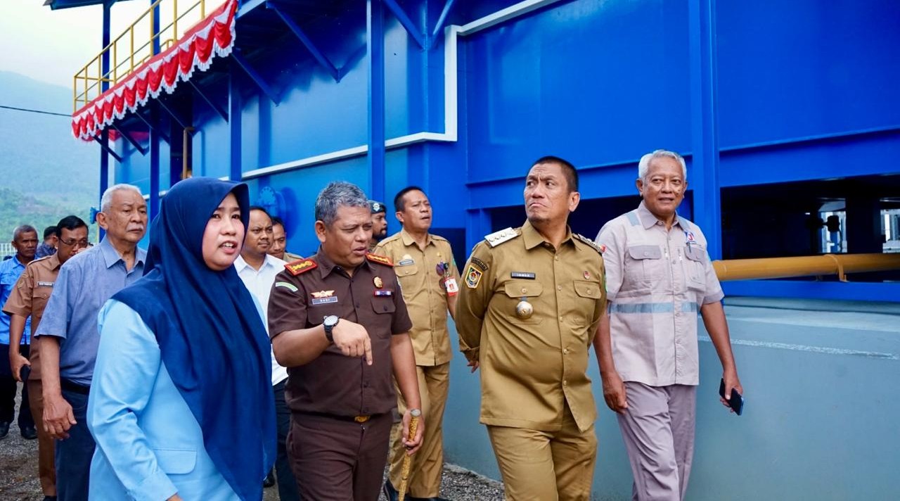 Bupati Lutim Resmikan IPA Perumda Waemami