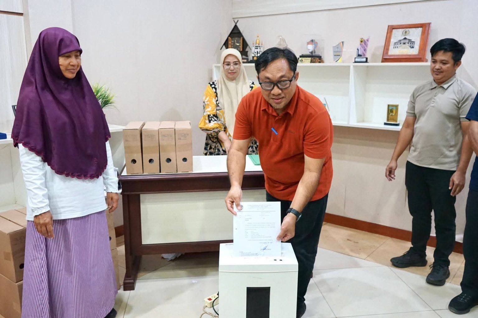 Hadiri Pemusnahan Arsip, Ini Pesan Asisten III Lutim