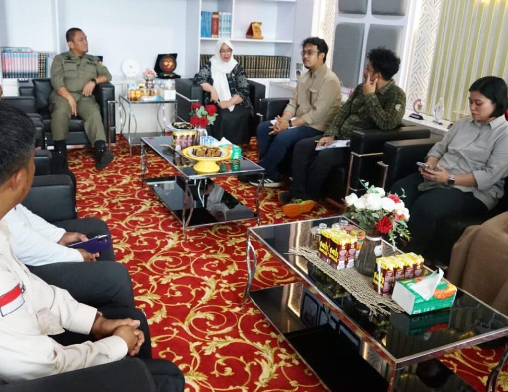 Pemkab Lutim Terima Tim Penilai Adipura Pemkab Lutim Terima Tim Penilai Adipura