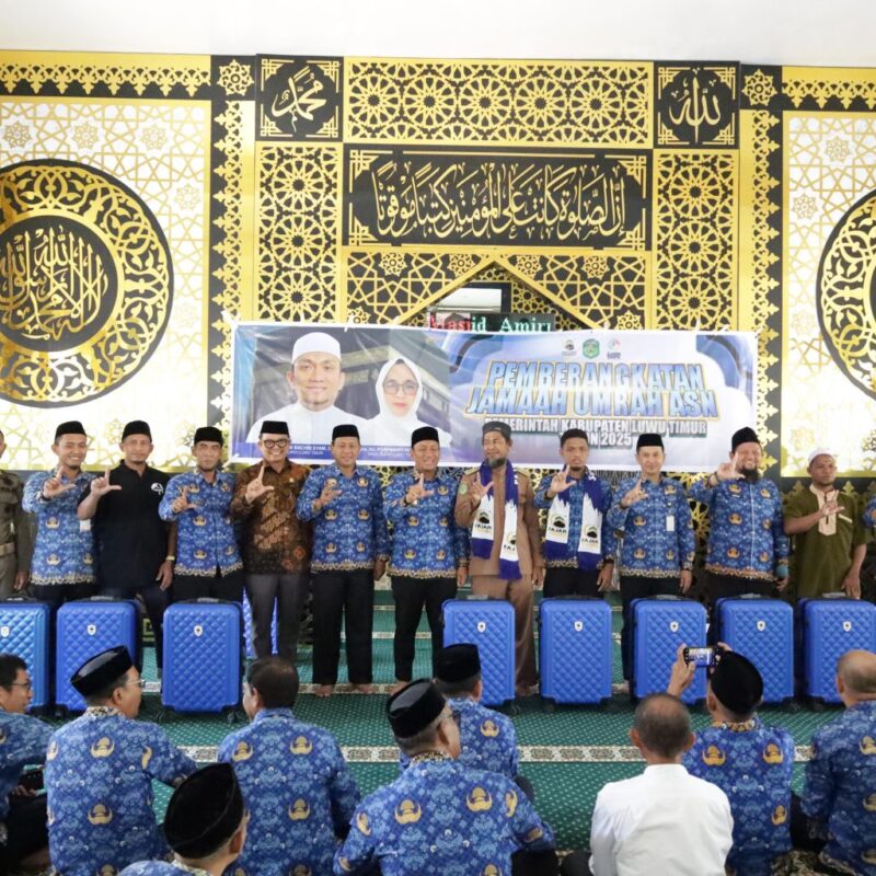 Beri Hadiah Umrah, Ibas Resmi Lepas 20 Pegawai dan Kepala Desa