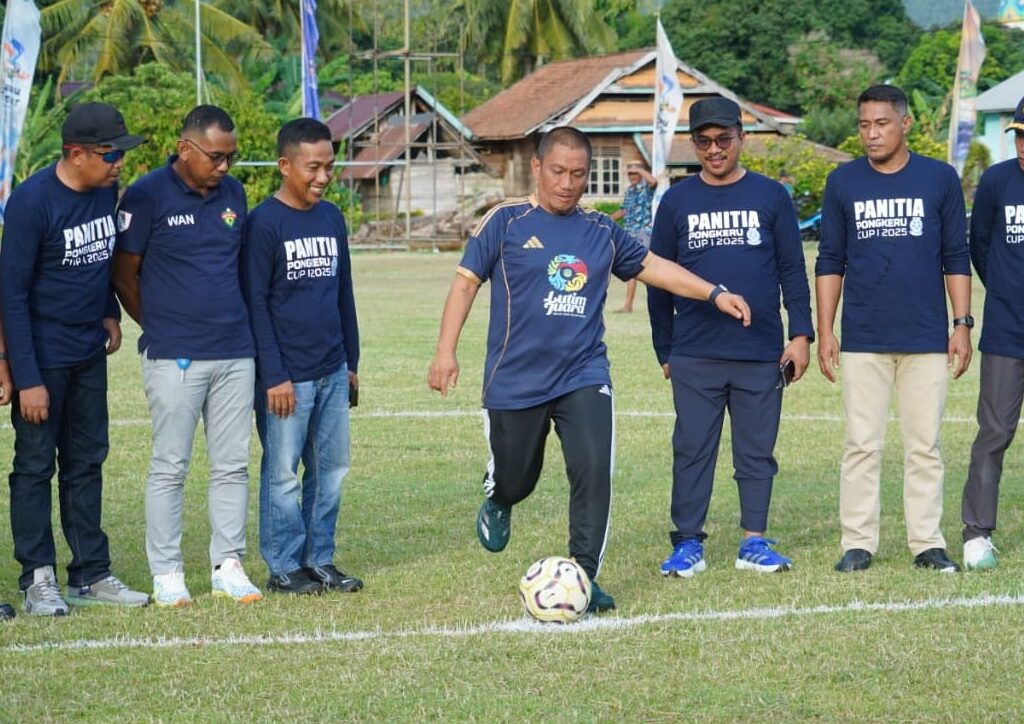Bupati Lutim Buka Turnamen Pongkeru Cup I