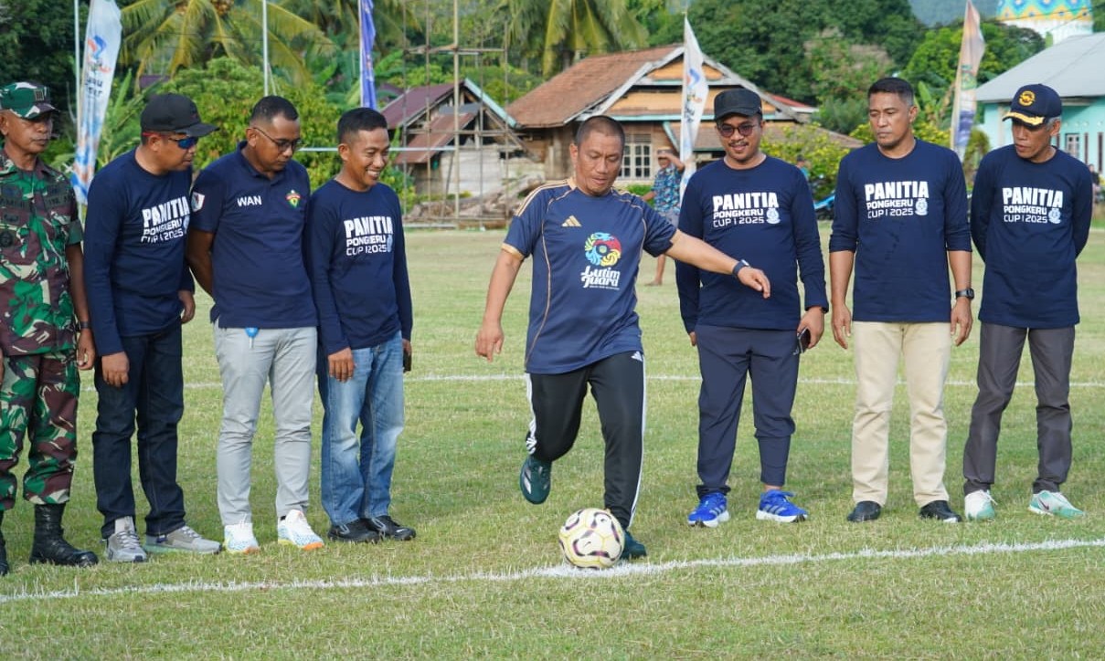 Bupati Lutim Buka Turnamen Pongkeru Cup I