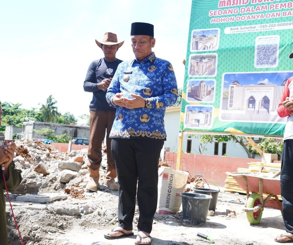 Ibas Letakkan Batu Pertama Pembangunan Masjid Nurul Hidayah Malili