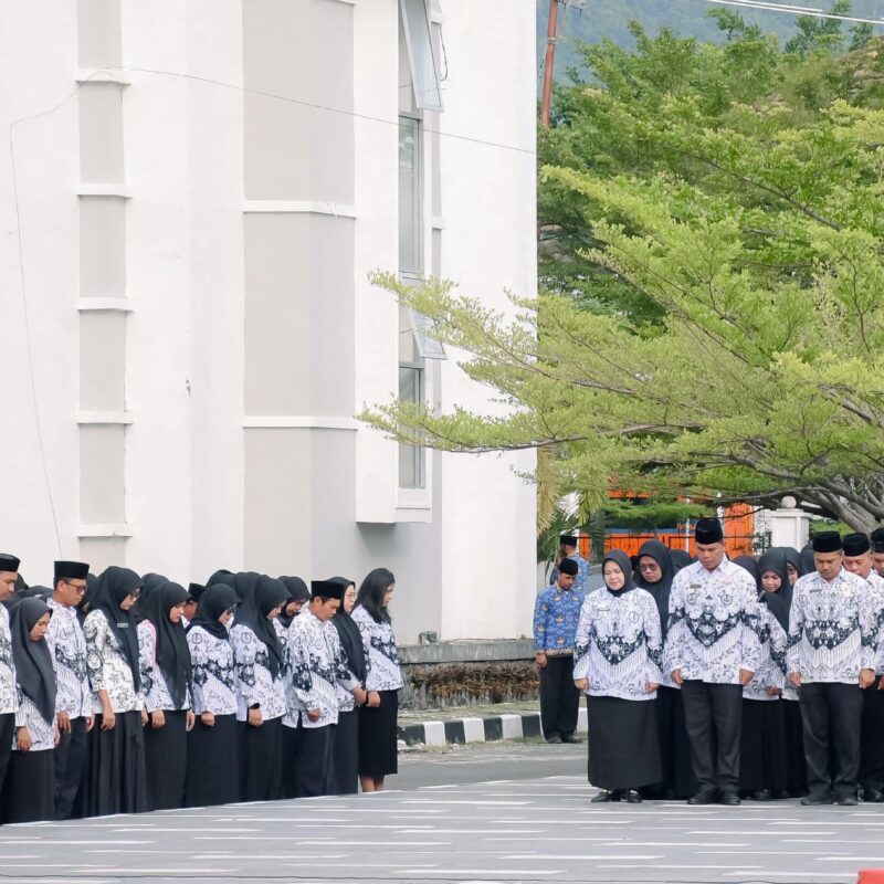 Pimpin Upacara HUT Korpri dan PGRI, Ini Pesan Plh. Sekda Palopo