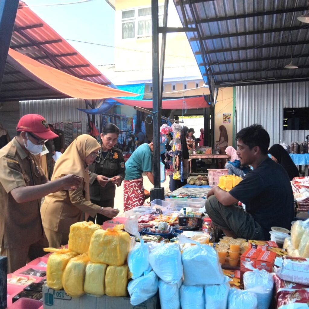 Ramadan Aman di Lutim, Dinkes Sidak Pasar dan Ingatkan Pedagang Soal Cek Klik