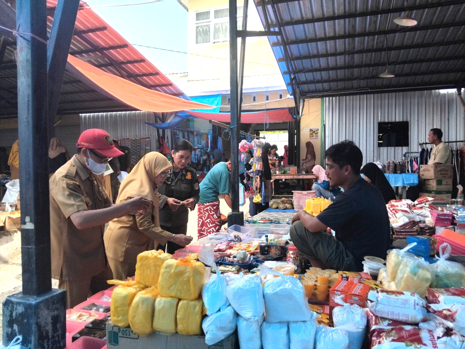 Ramadan Aman di Lutim, Dinkes Sidak Pasar dan Ingatkan Pedagang Soal Cek Klik
