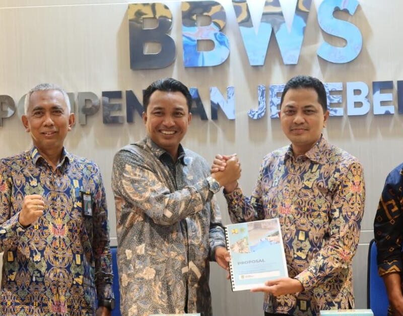 Atasi Banjir Malangke, Bupati Luwu Utara Perkuat Koordinasi dengan BBWS Pompengan