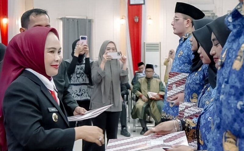 Wali Kota Palopo Lantik 196 PNS, Tegaskan Larangan Pungli dan Manipulasi