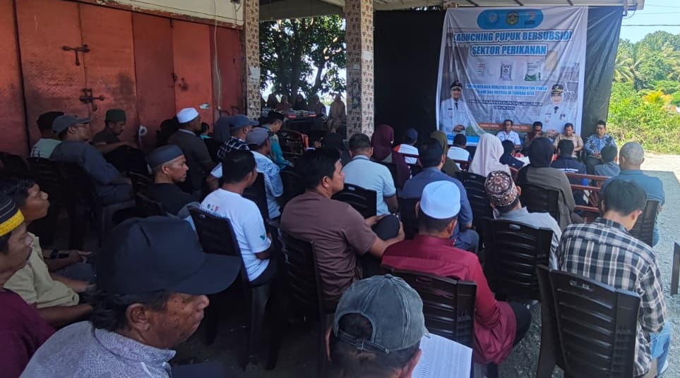 Pulihkan Sektor Perikanan, Lutim Salurkan Pupuk Bersubsidi ke 1.163 Pembudidaya