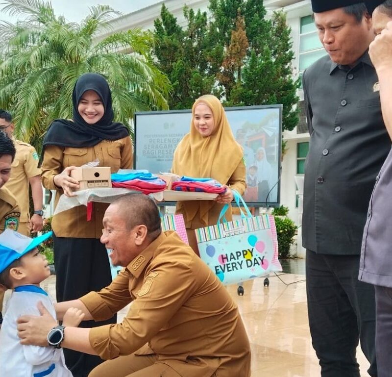 Seragam Sekolah Gratis Sasar Seluruh TK, SD dan SMP di Lutim