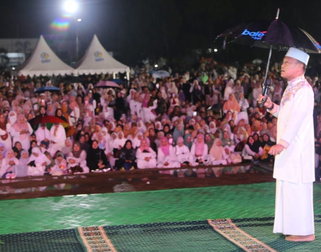 Lapangan Pendidikan Dipadati Jamaah, Tabligh Akbar HUT Lutim Berlangsung Meriah Lapangan Pendidikan Dipadati Jamaah, Tabligh Akbar HUT Lutim Berlangsung Meriah