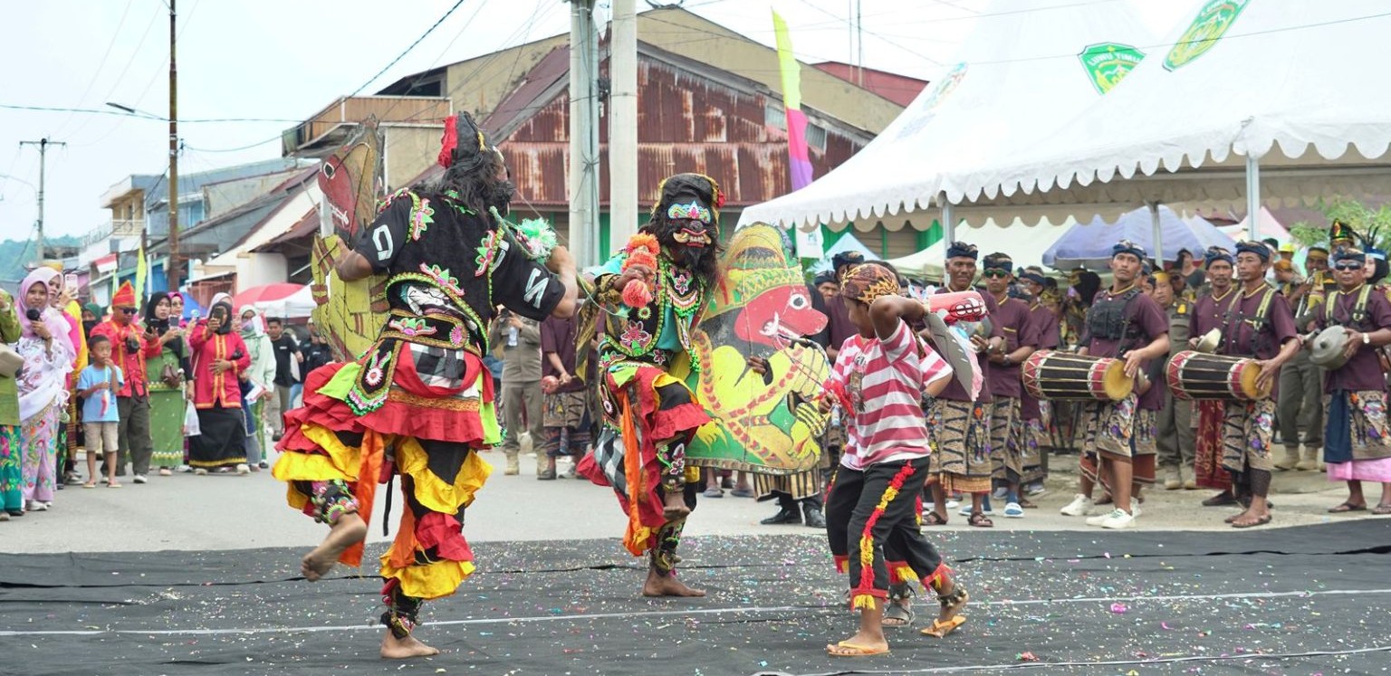 Puspawati Sebut Karnaval Budaya Jadi Simbol Persatuan Masyarakat Luwu Timur