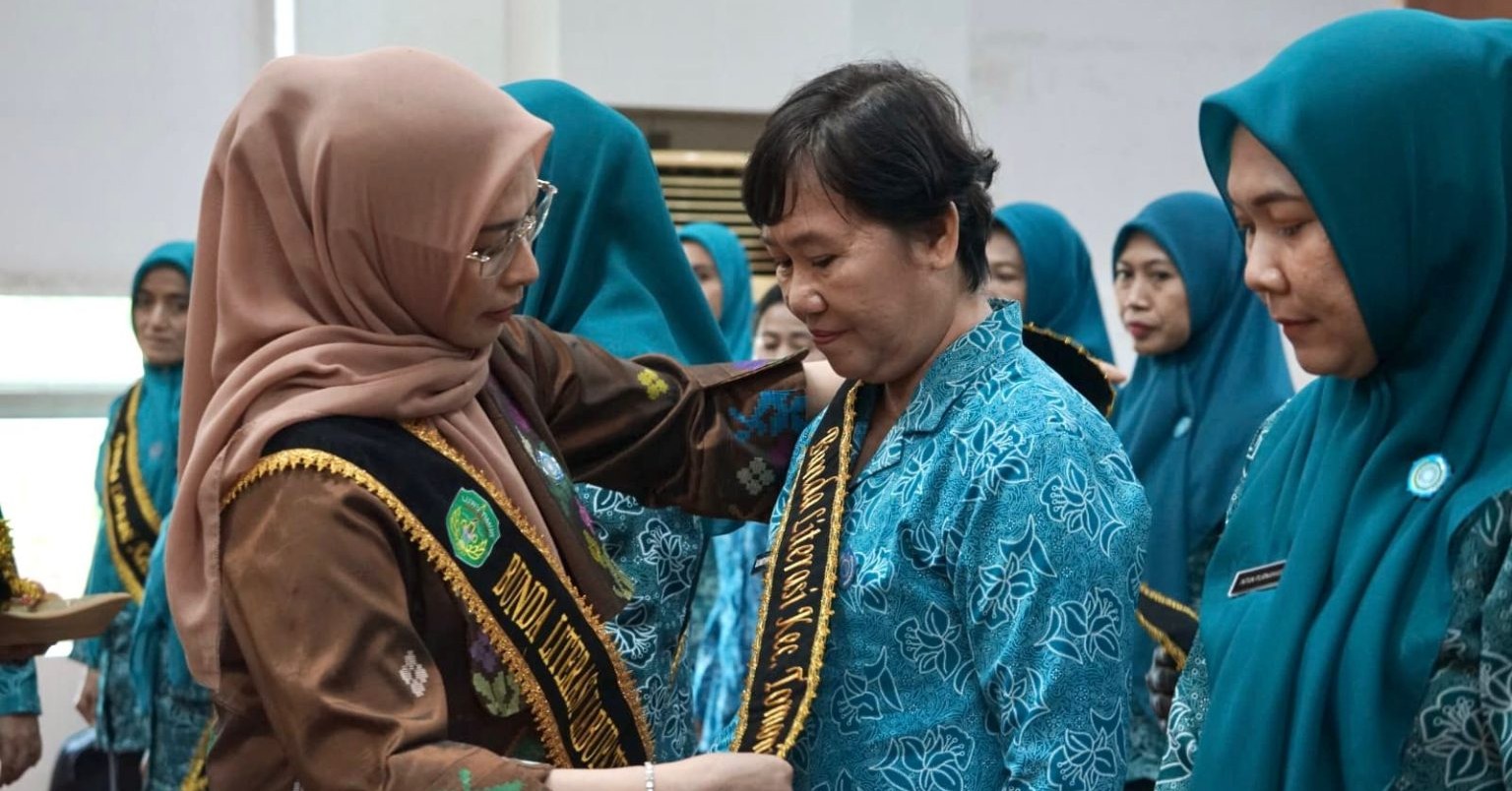 Kukuhkan Bunda Literasi Kecamatan di Lutim, Ini Pesan Irwan ke Ani Nurbani