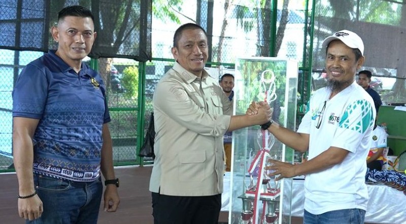 Bupati Lutim Buka Kejuaraan Tenis Beregu, Irwan: Momen Pembinaan Prestasi