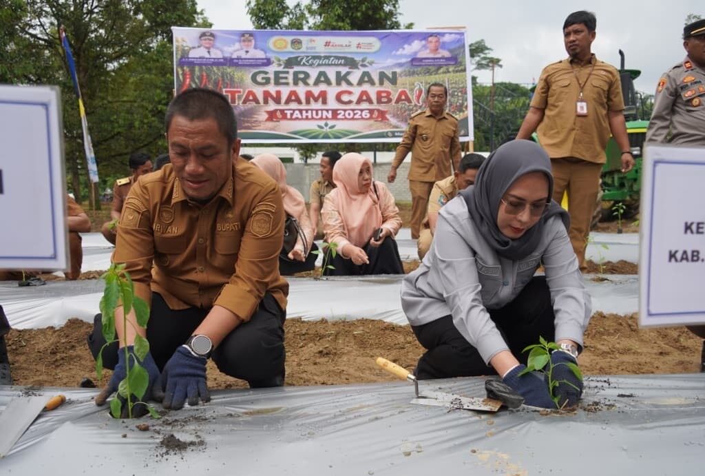 Pemkab Kucurkan Bantuan 12 Miliar untuk Petani di Luwu Timur